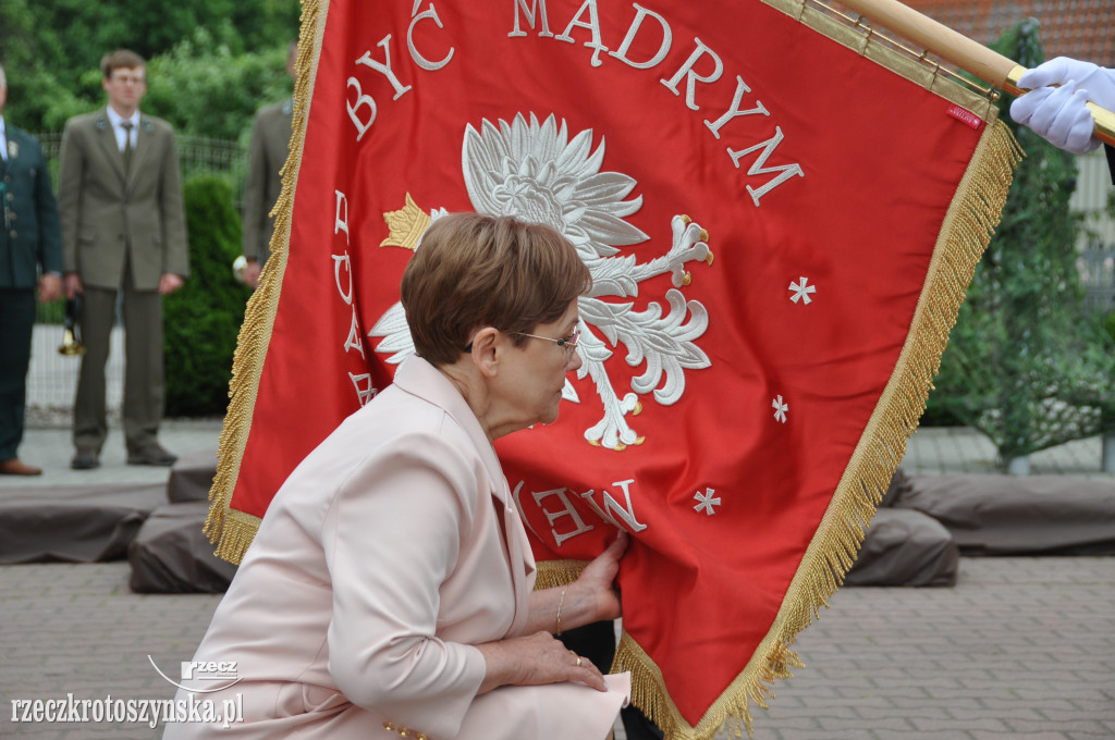Szkole Podstawowej w Roszkach nadano imię
