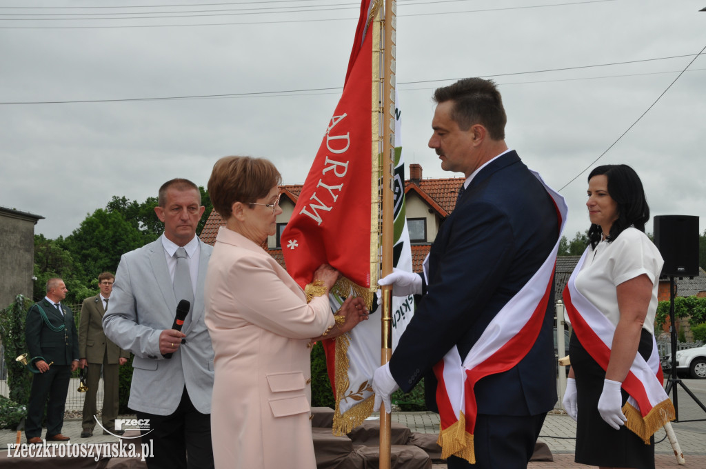 Szkole Podstawowej w Roszkach nadano imię