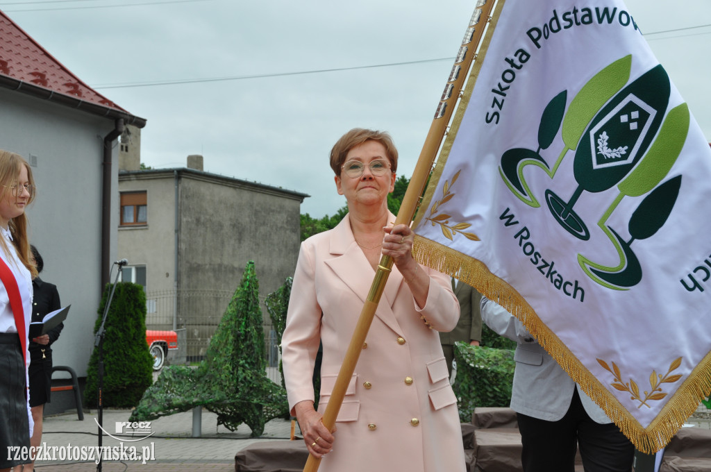 Szkole Podstawowej w Roszkach nadano imię