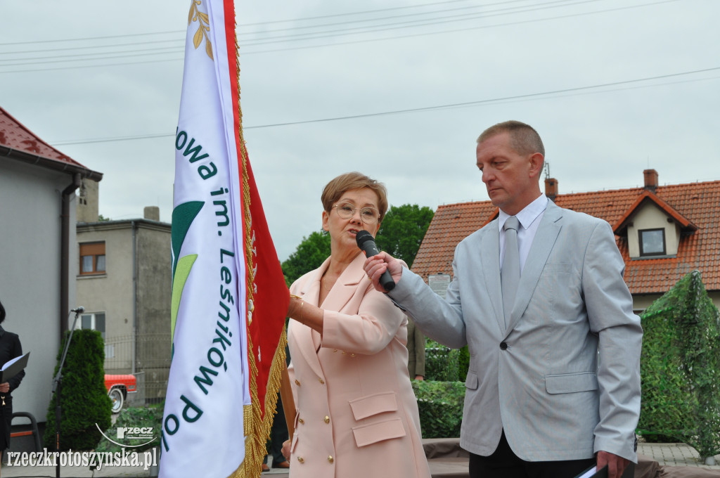 Szkole Podstawowej w Roszkach nadano imię