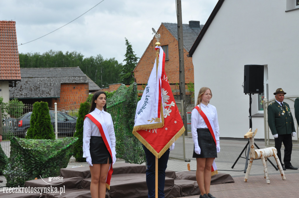 Szkole Podstawowej w Roszkach nadano imię