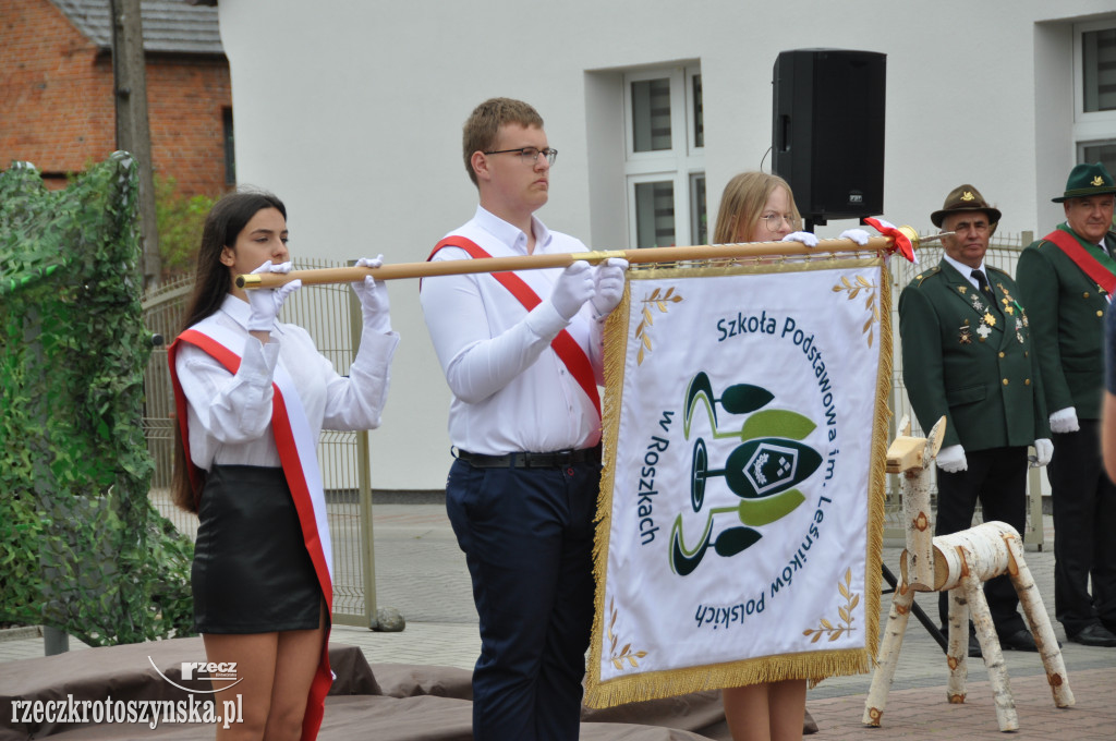 Szkole Podstawowej w Roszkach nadano imię