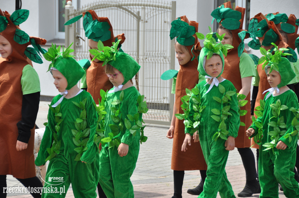 Szkole Podstawowej w Roszkach nadano imię