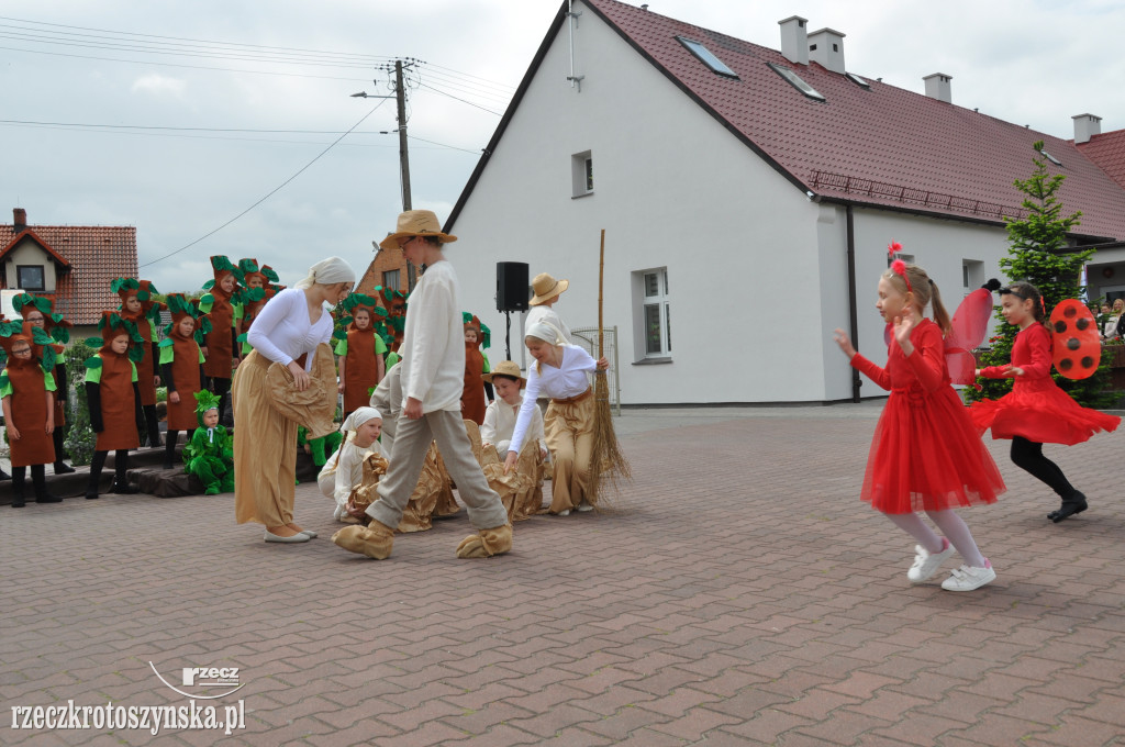 Szkole Podstawowej w Roszkach nadano imię