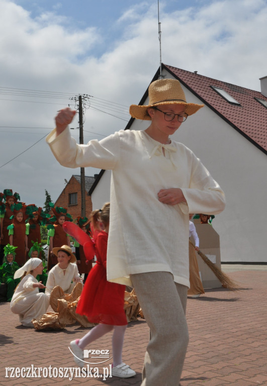 Szkole Podstawowej w Roszkach nadano imię