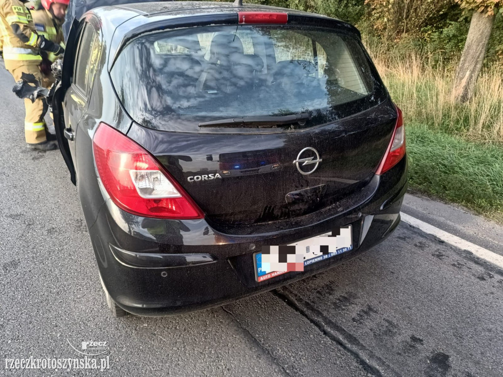 Mężczyzna zasnął za kierownicą auta