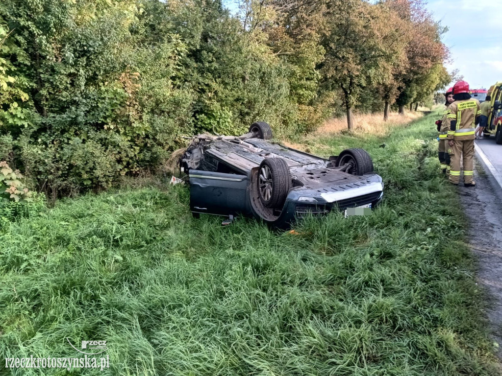 Mężczyzna zasnął za kierownicą auta