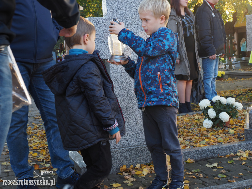Uroczystość Wszystkich świętych na krotoszyńskim cmentarzu
