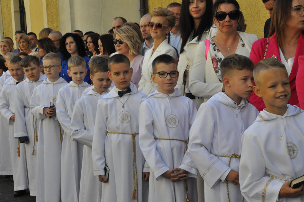 Pierwsza Komunia św. w parafii pw. św. Piotra i Pawła