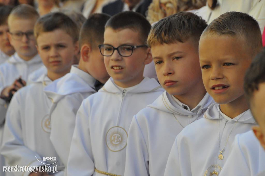 Pierwsza Komunia św. w parafii pw. św. Piotra i Pawła