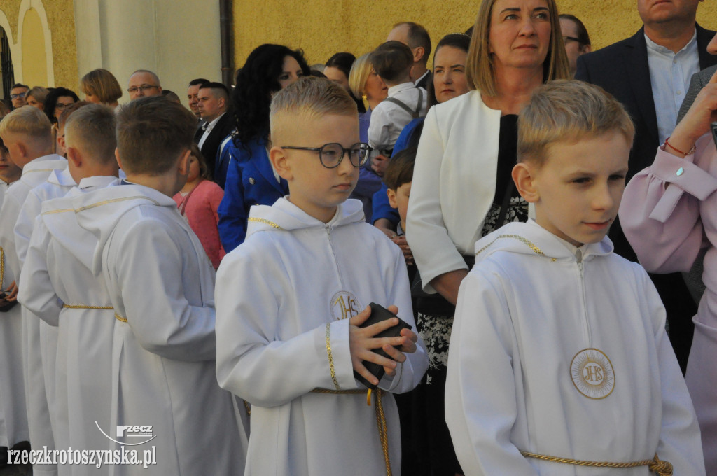 Pierwsza Komunia św. w parafii pw. św. Piotra i Pawła