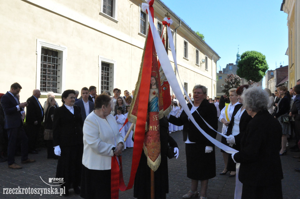 Pierwsza Komunia św. w parafii pw. św. Piotra i Pawła
