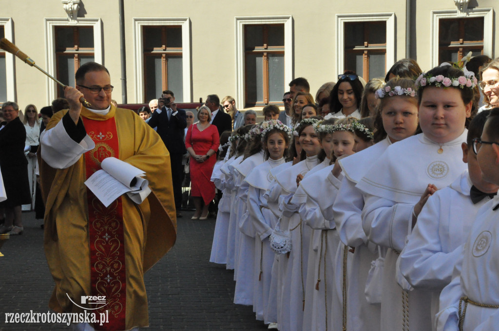 Pierwsza Komunia św. w parafii pw. św. Piotra i Pawła