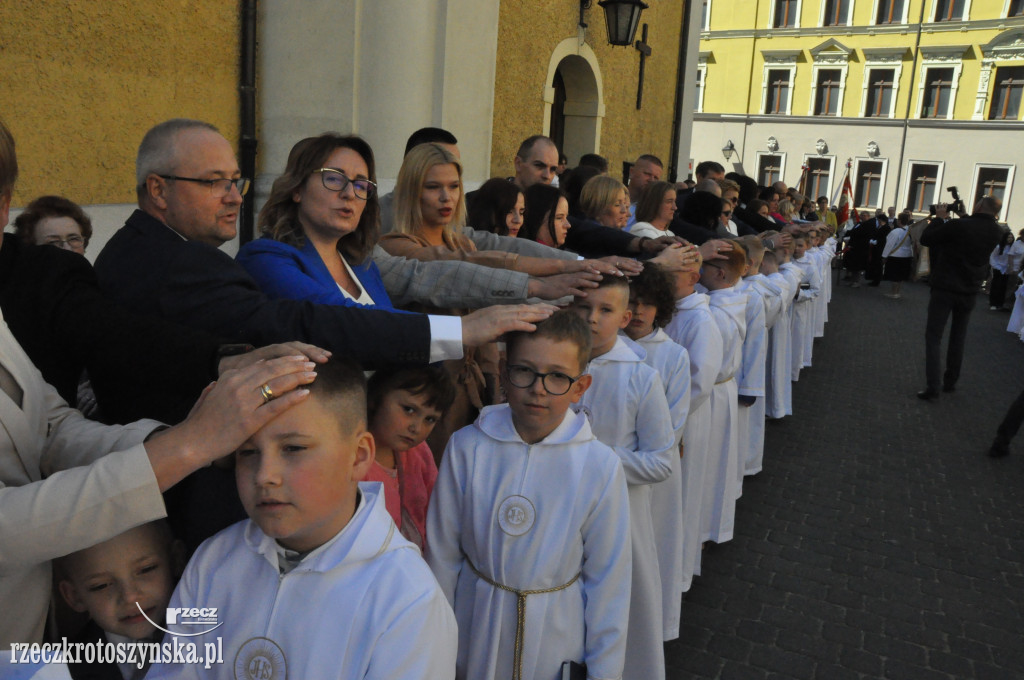 Pierwsza Komunia św. w parafii pw. św. Piotra i Pawła