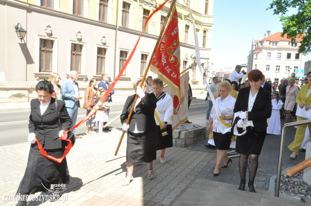 Pierwsza Komunia św. w parafii pw. św. Piotra i Pawła