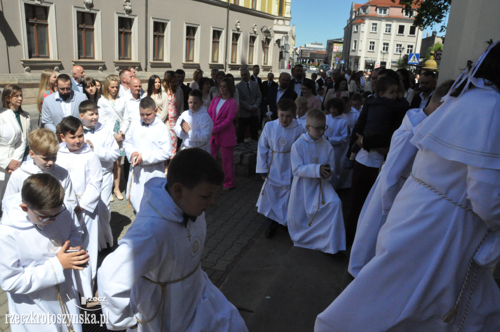 Pierwsza Komunia św. w parafii pw. św. Piotra i Pawła