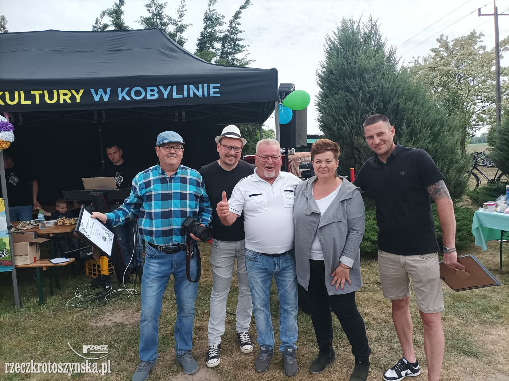 Piknik nad stawem w Kobylinie