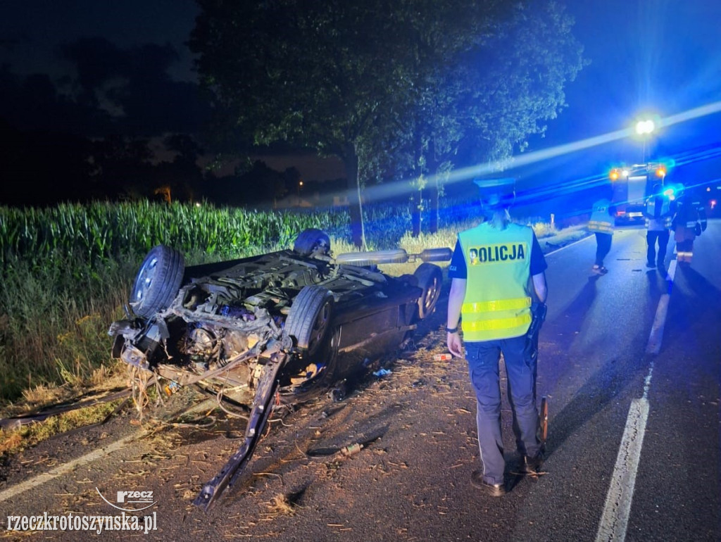 Śmierć na drodze. 20-latek wyprzedzał z dużą prędkością