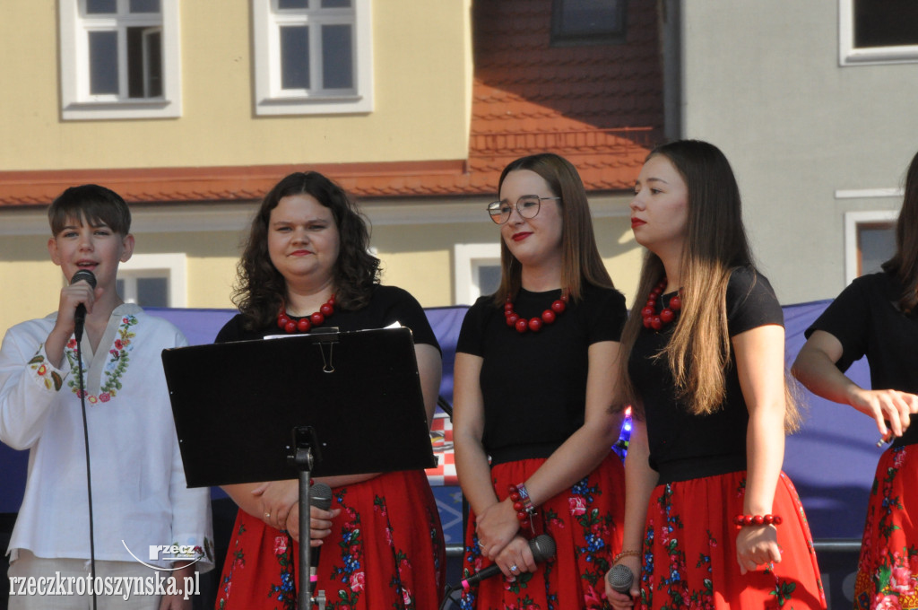 Powiat od kuchni. Pyszne jedzenie i uczta dla ducha