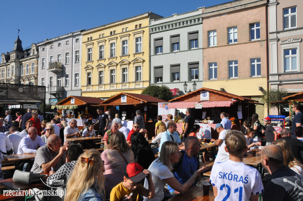 Powiat od kuchni. Pyszne jedzenie i uczta dla ducha