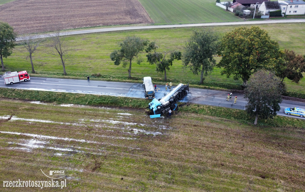 Wypadek cysterny na drodze krajowej nr 36