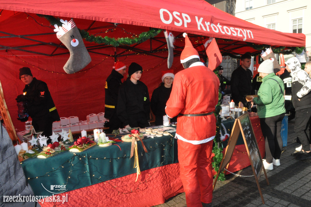 XIV Jarmark Świąteczny przyciągnął rzesze osób