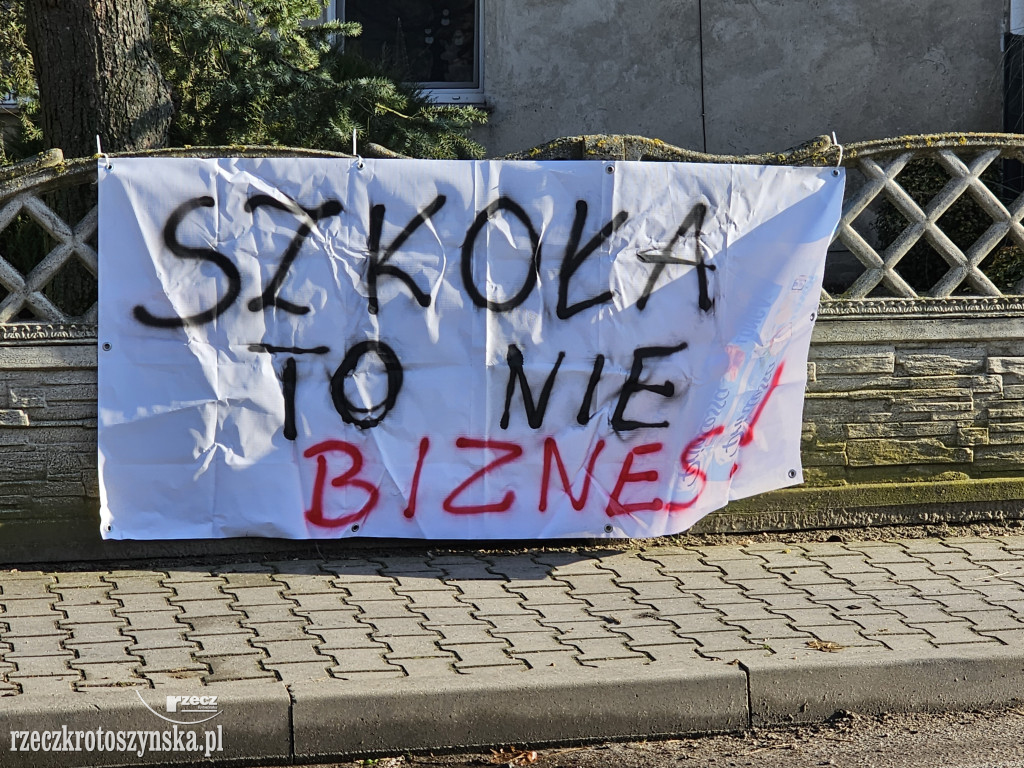 Protest na wsiach. Nie zabierajcie nam szkoły!