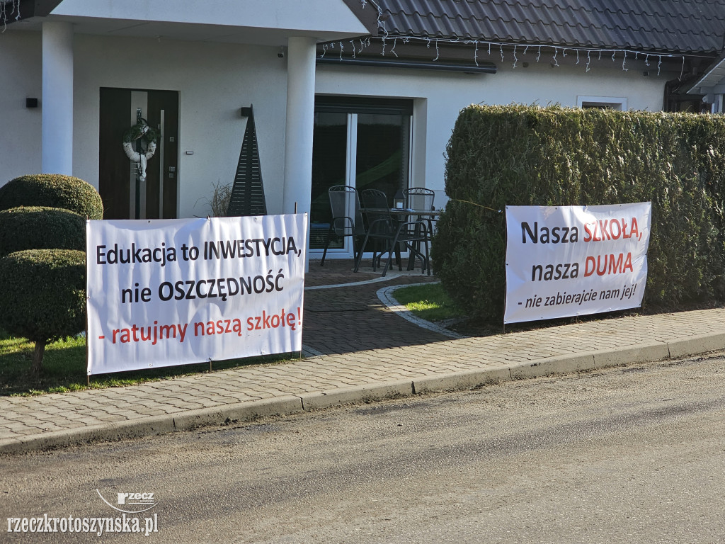 Protest na wsiach. Nie zabierajcie nam szkoły!