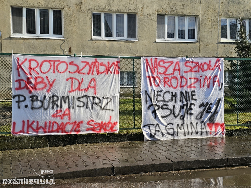 Protest na wsiach. Nie zabierajcie nam szkoły!