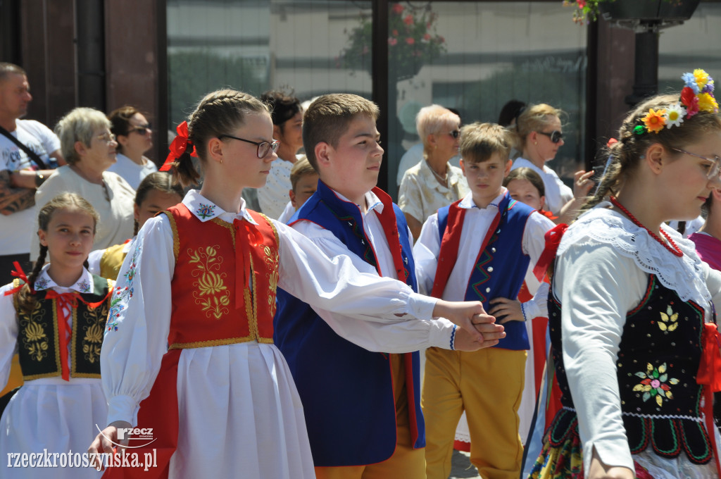 Zatańczyli poloneza z okazji 610-lecia Krotoszyna
