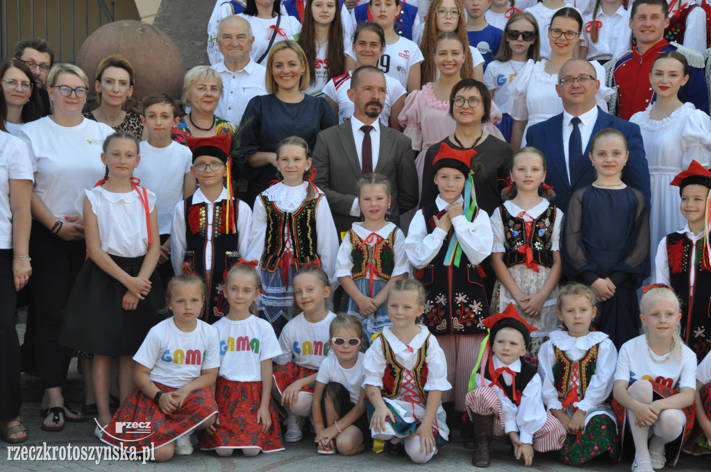 Zatańczyli poloneza z okazji 610-lecia Krotoszyna