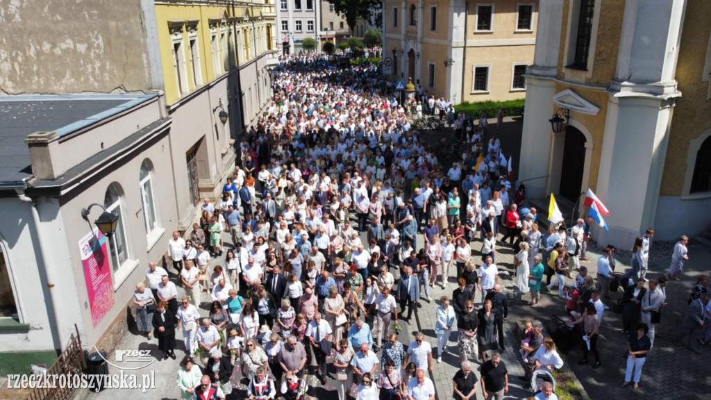 Ulicami Krotoszyna przeszła procesja Bożego Ciała