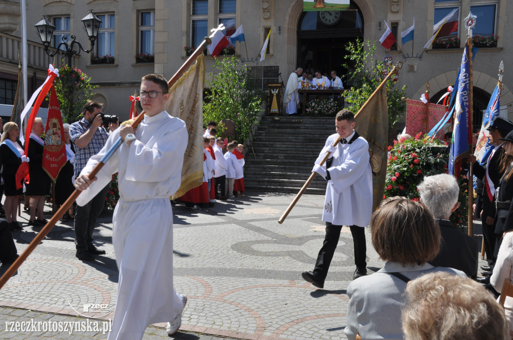 Ulicami Krotoszyna przeszła procesja Bożego Ciała