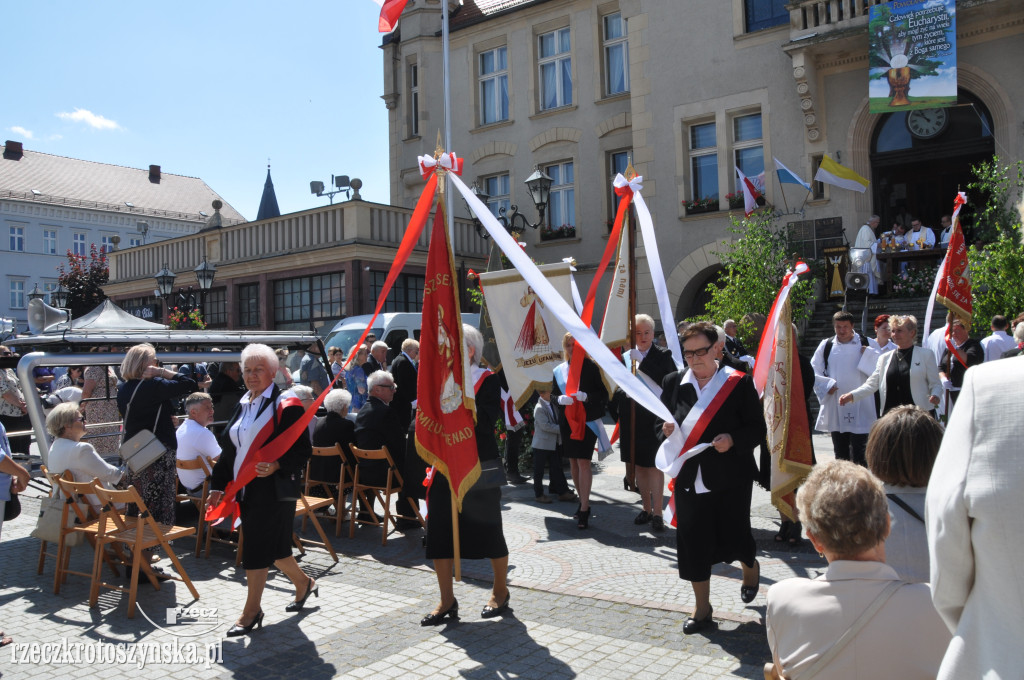 Ulicami Krotoszyna przeszła procesja Bożego Ciała