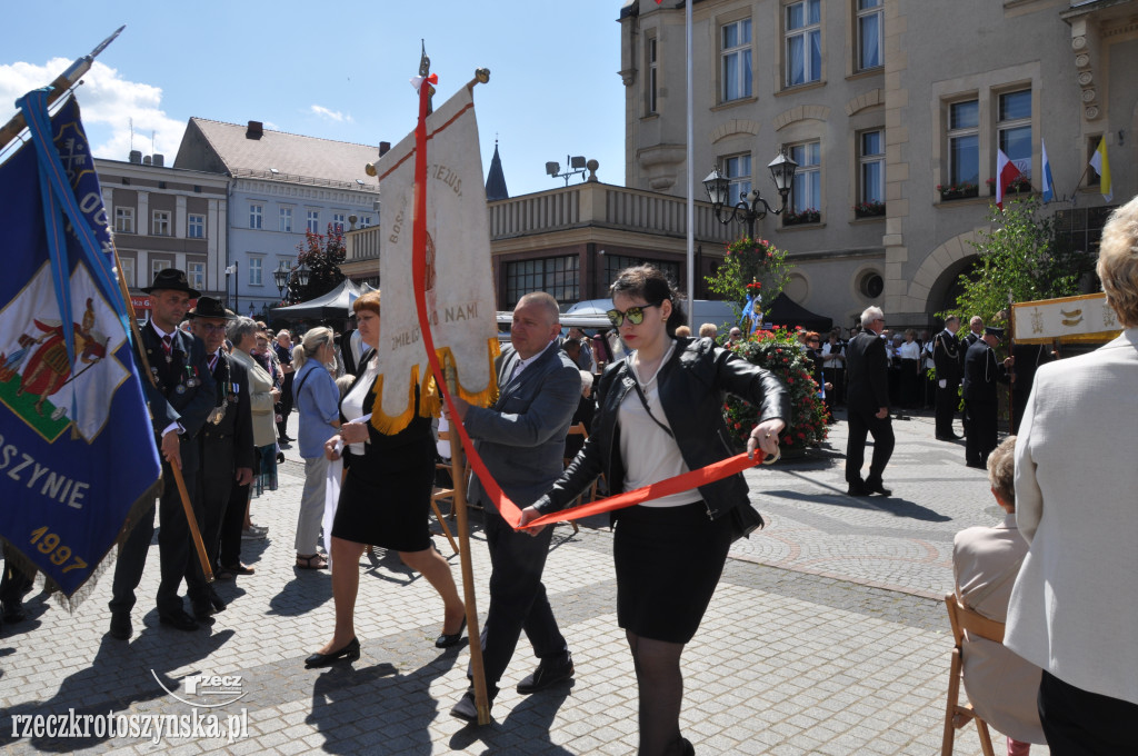 Ulicami Krotoszyna przeszła procesja Bożego Ciała