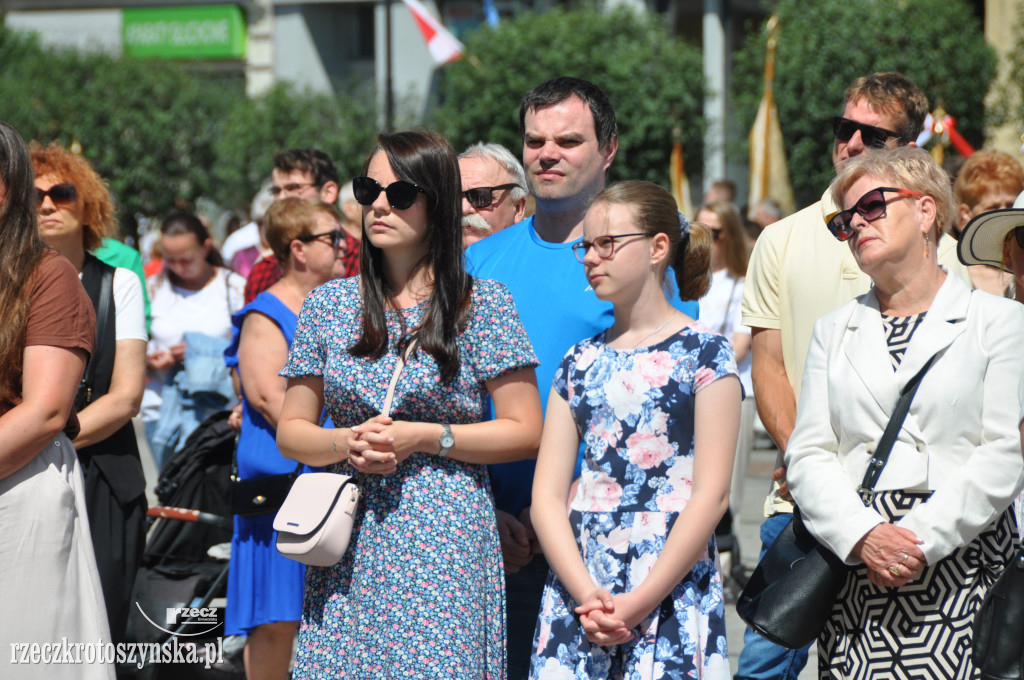 Ulicami Krotoszyna przeszła procesja Bożego Ciała