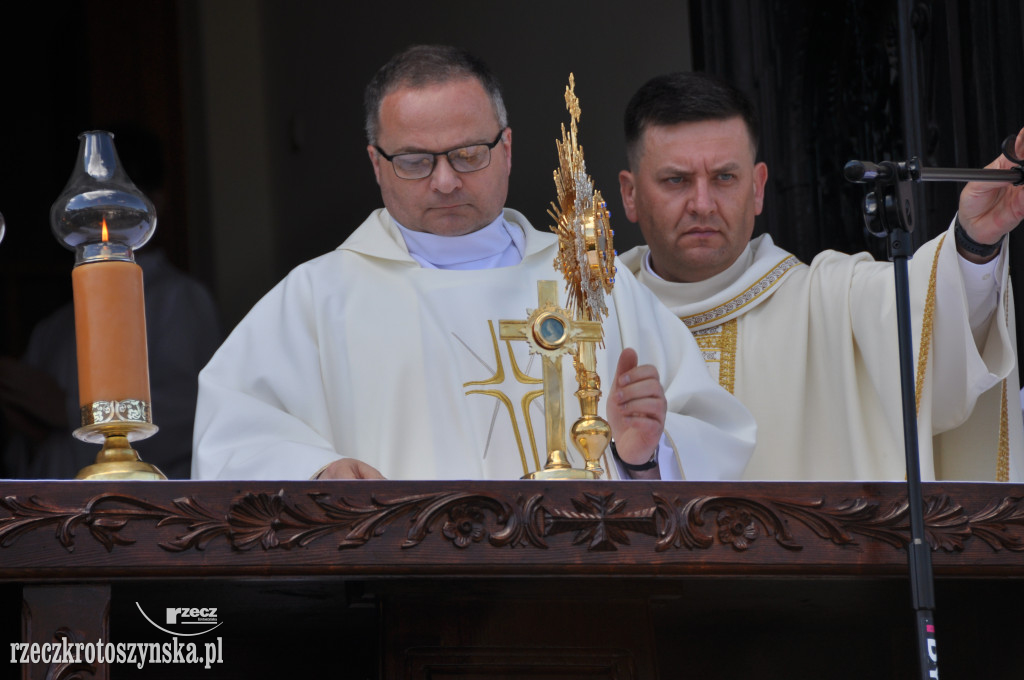Ulicami Krotoszyna przeszła procesja Bożego Ciała