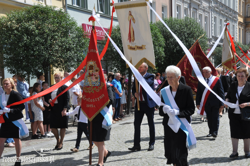 Ulicami Krotoszyna przeszła procesja Bożego Ciała