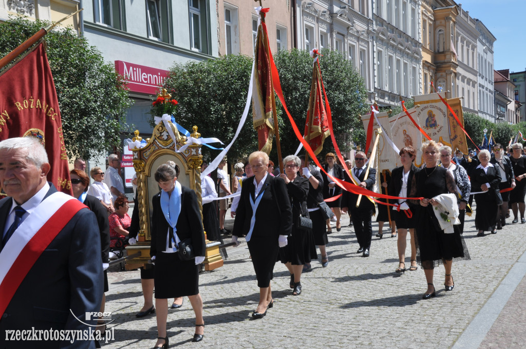 Ulicami Krotoszyna przeszła procesja Bożego Ciała