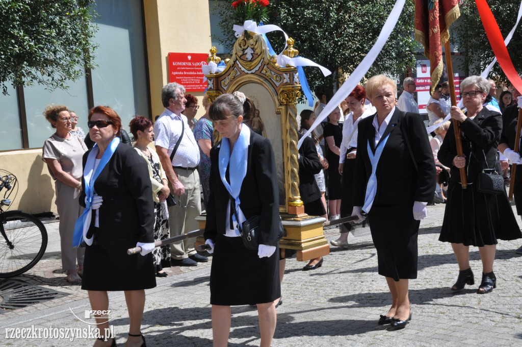 Ulicami Krotoszyna przeszła procesja Bożego Ciała