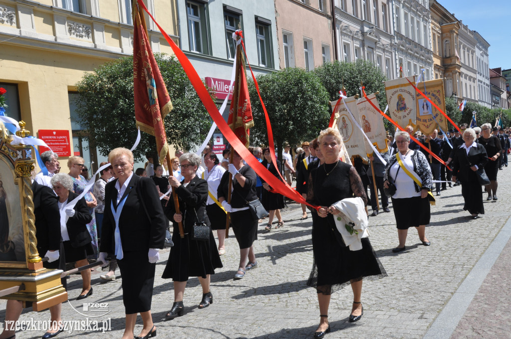 Ulicami Krotoszyna przeszła procesja Bożego Ciała