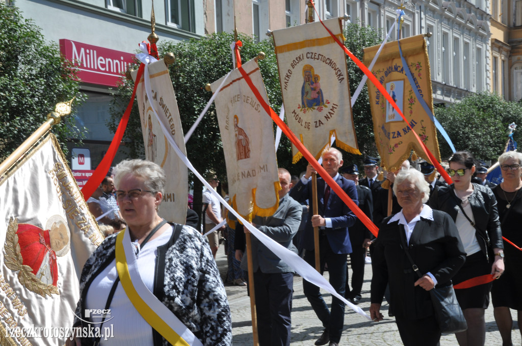 Ulicami Krotoszyna przeszła procesja Bożego Ciała