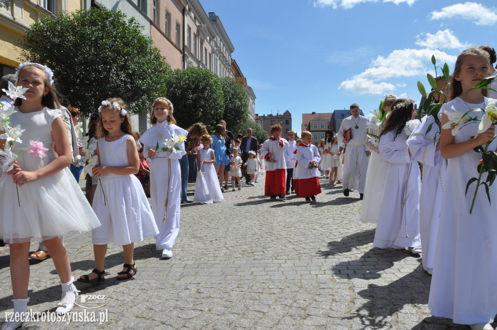 Ulicami Krotoszyna przeszła procesja Bożego Ciała