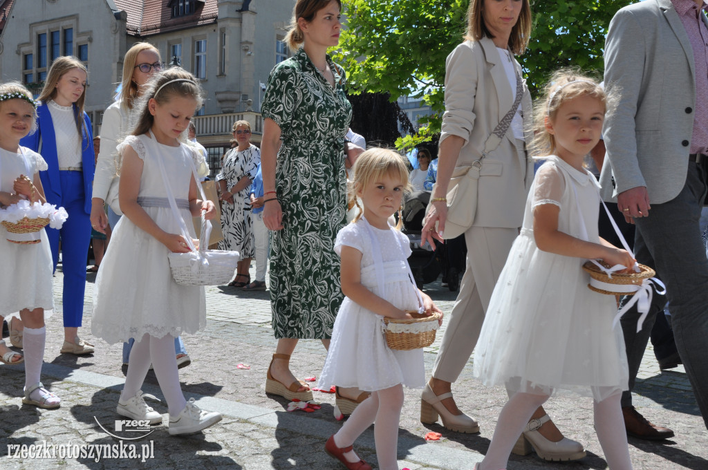Ulicami Krotoszyna przeszła procesja Bożego Ciała