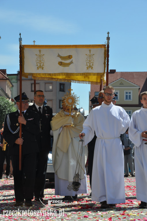 Ulicami Krotoszyna przeszła procesja Bożego Ciała
