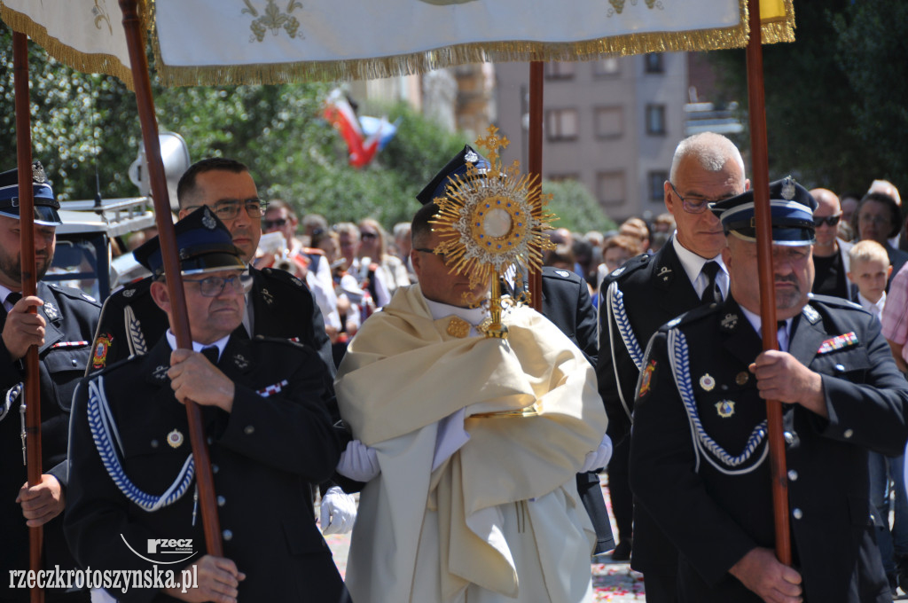 Ulicami Krotoszyna przeszła procesja Bożego Ciała