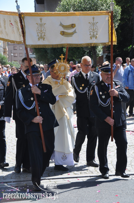 Ulicami Krotoszyna przeszła procesja Bożego Ciała