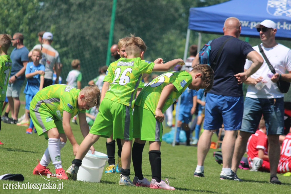 Rywalizacja młodych piłkarzy na krotoszyńskim stadionie