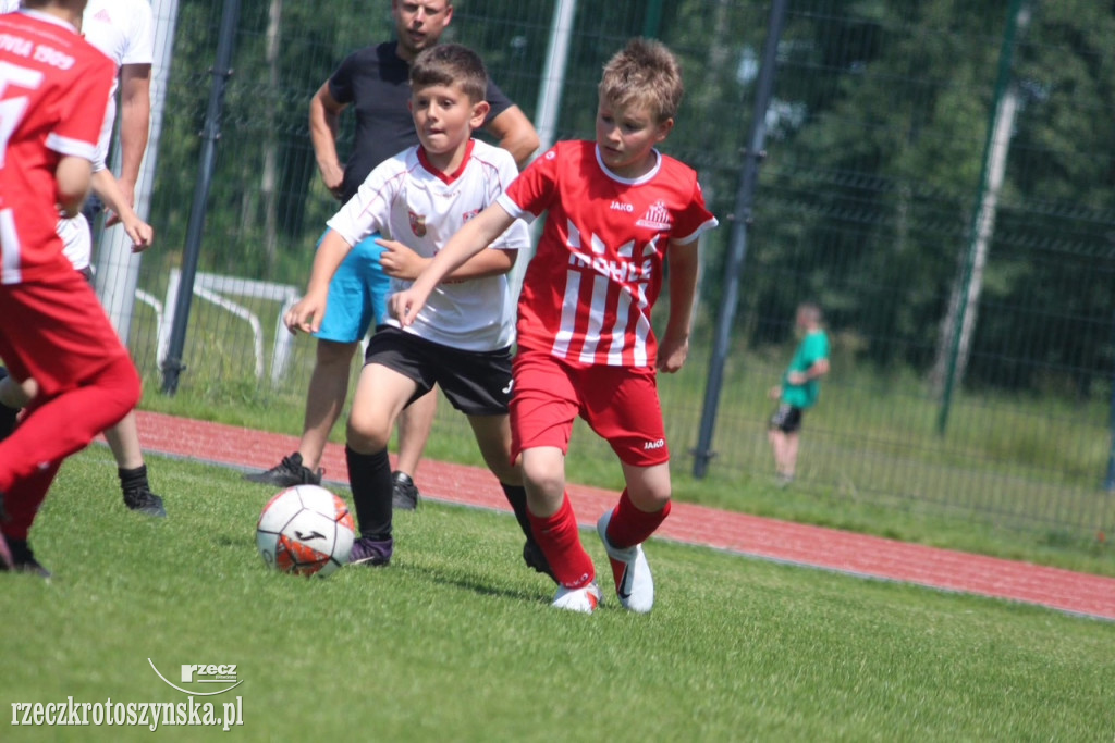 Rywalizacja młodych piłkarzy na krotoszyńskim stadionie