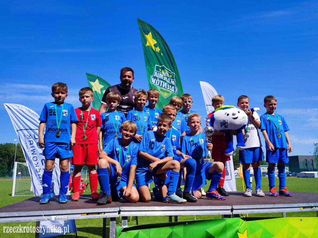 Rywalizacja młodych piłkarzy na krotoszyńskim stadionie